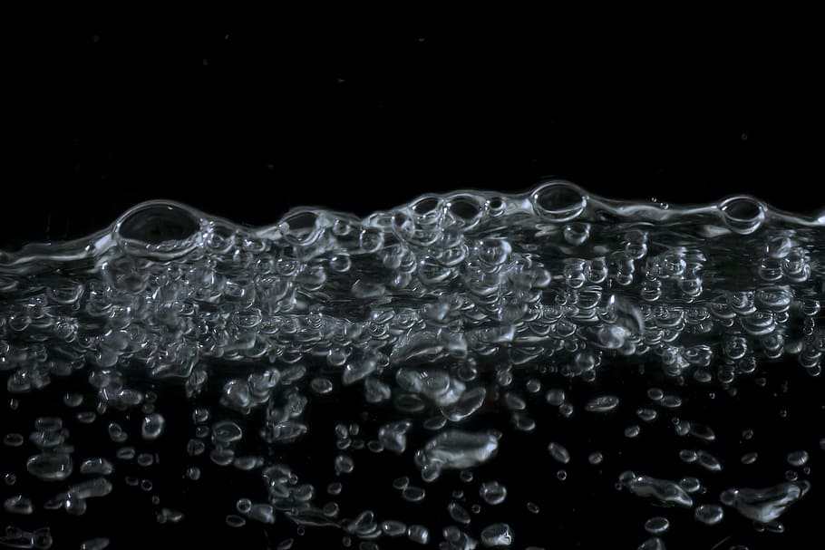 Water, black, background, black background, studio shot, bubble HD wallpaper