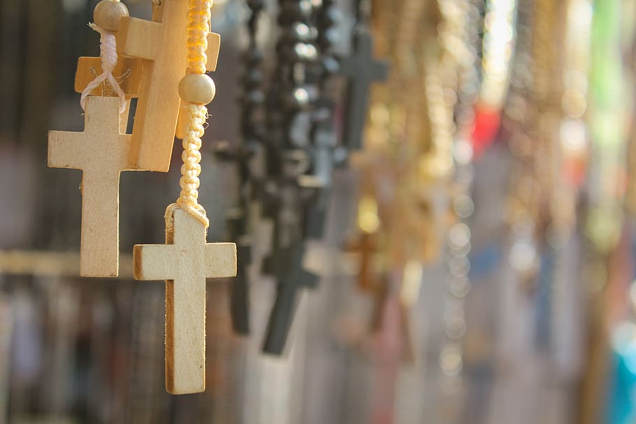 locket, christmas, fair, stall, belief, religion, hanging, spirituality HD wallpaper