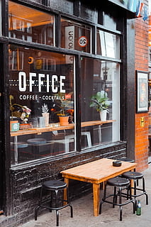 empty facade table and stools, cafe, potted plant, pottery, vase HD wallpaper
