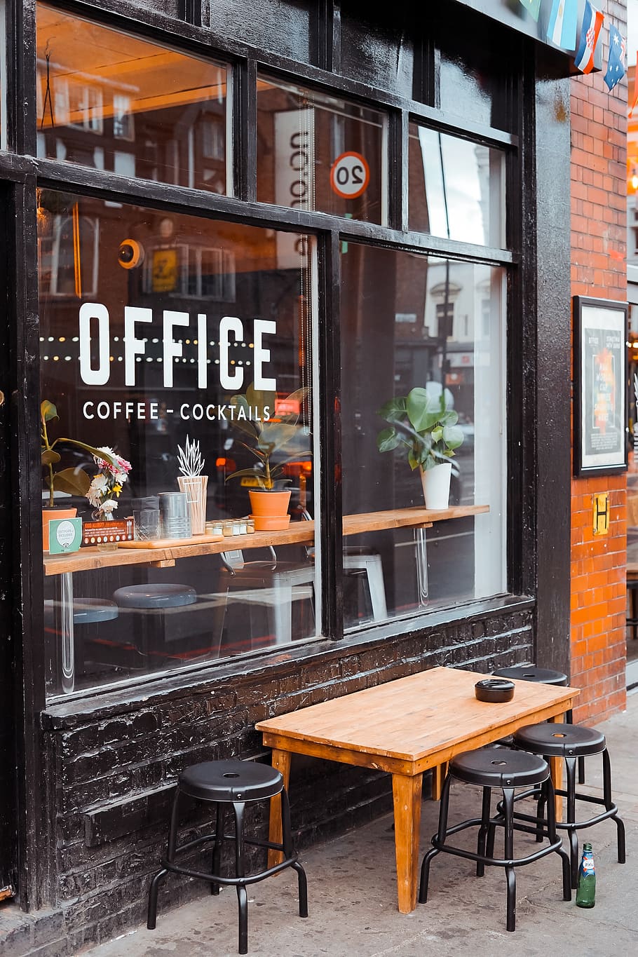 empty facade table and stools, cafe, potted plant, pottery, vase HD wallpaper