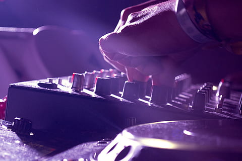 dj, music, edm, electronic, techno, dance, house, club, party HD wallpaper