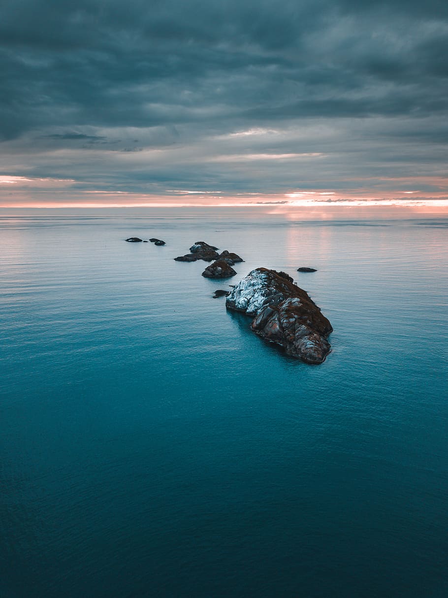 Island in the Middle of Ocean, beach, clouds, dramatic sky, drone HD wallpaper