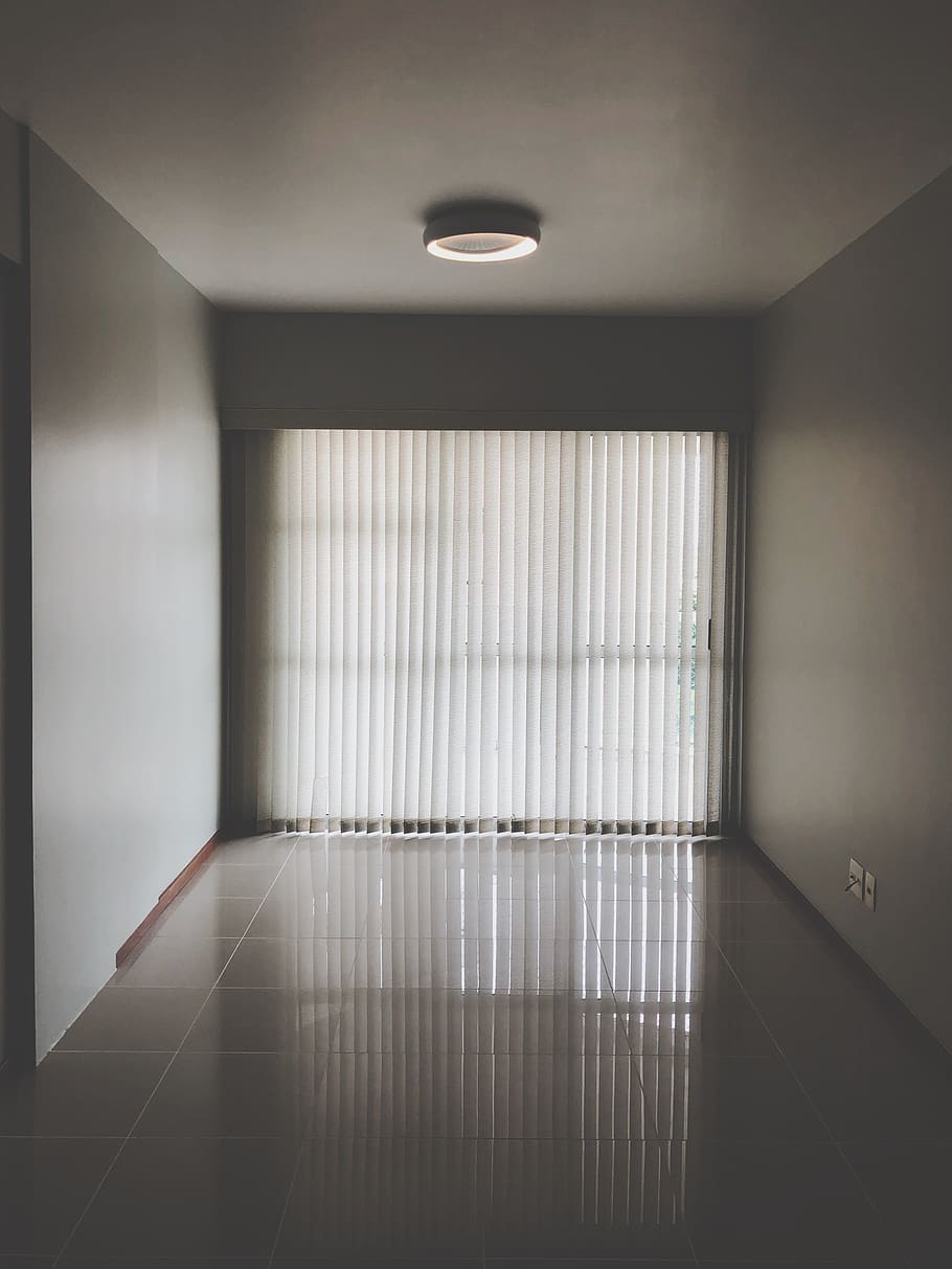 Empty Room With Closed Window Curtains, apartment, blinds, ceiling HD wallpaper