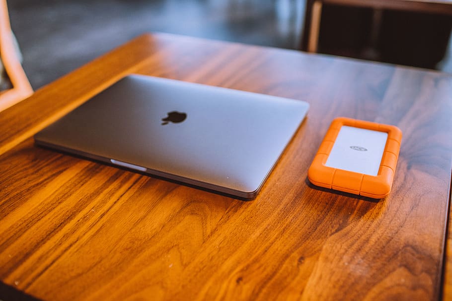MacBook on table, wireless technology, indoors, connection, wood - material, HD wallpaper