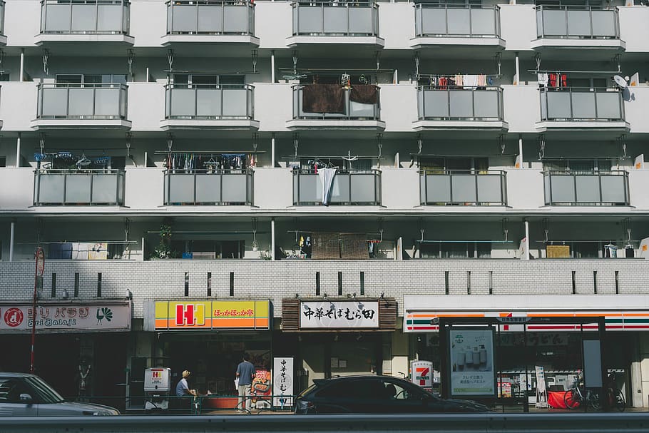 clothes on building balcony, japan, tokyo, city, urban, architecture HD wallpaper