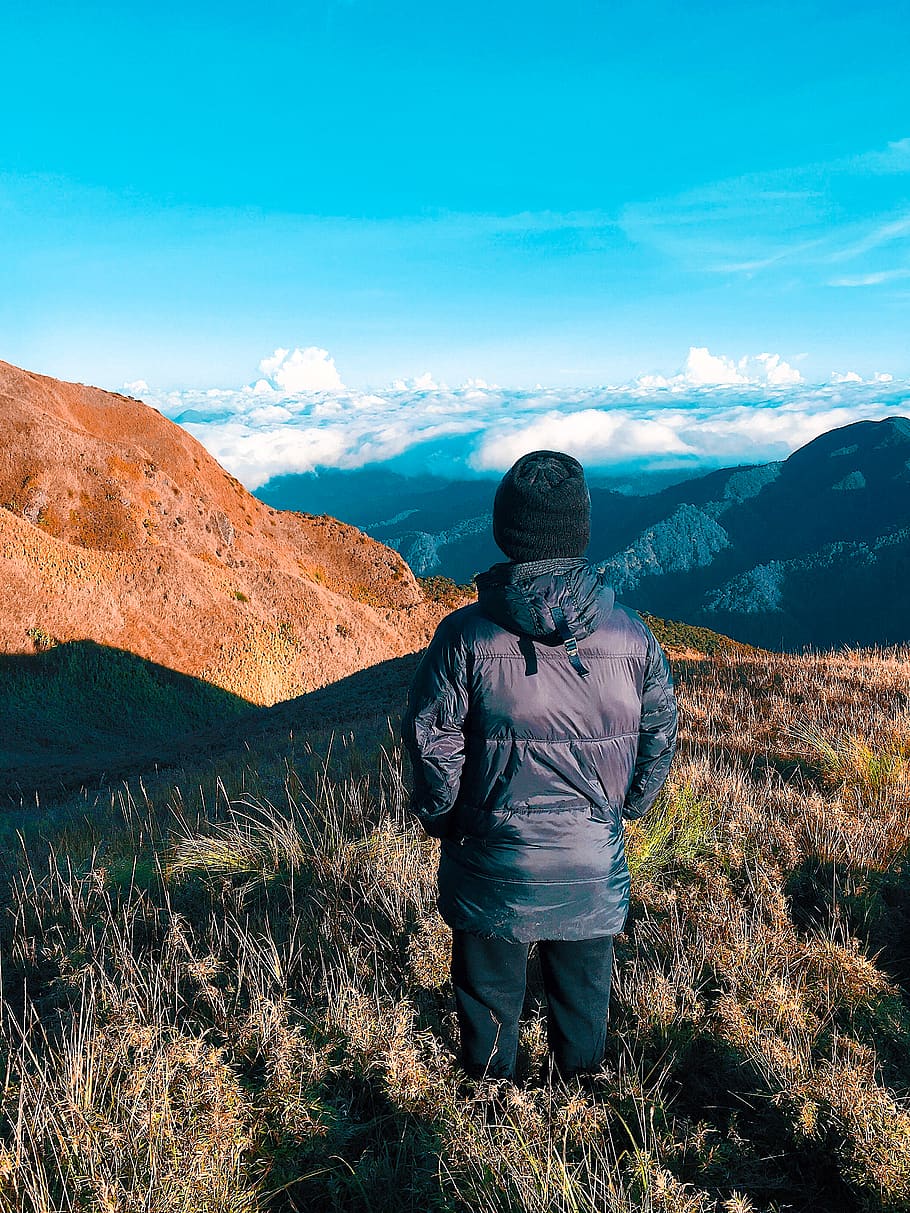 Man Wearing Bubble Jacket , adventure, climb, clouds, daylight HD wallpaper