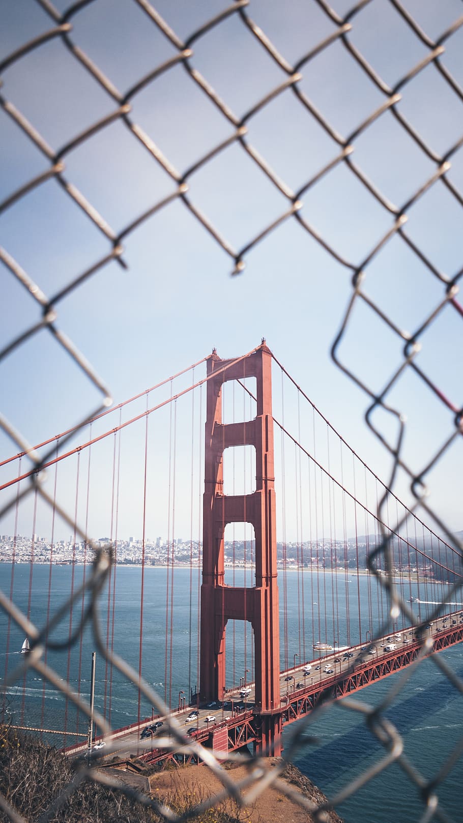architectural photography of Golden Gate Bridge, fence, broken, HD wallpaper