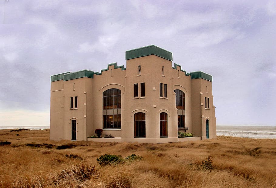Brown Concrete Mansion at the Middle of Nowhere, architecture HD wallpaper