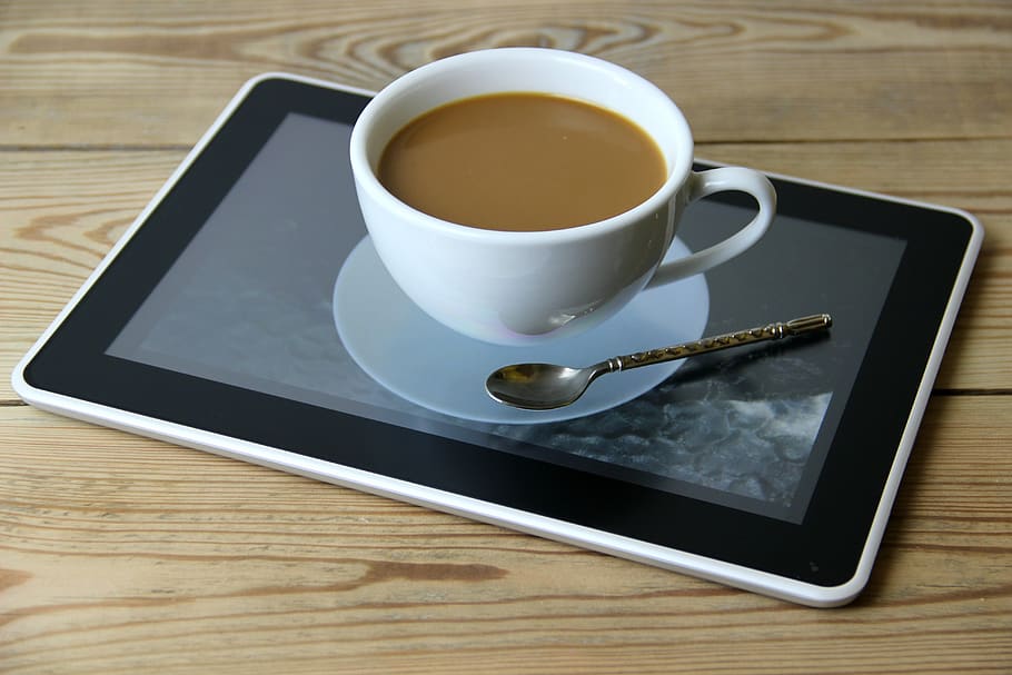 tablet, cup, plate, spoon, coffee cup, drink, desk, display HD wallpaper