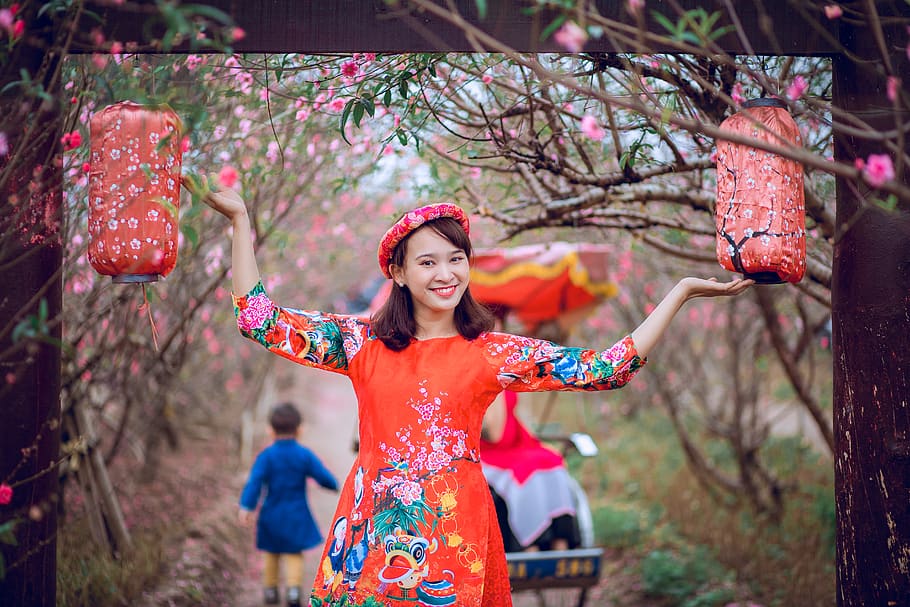 Women's Red and Yellow Floral Dress, beautiful, blur, blurred background HD wallpaper