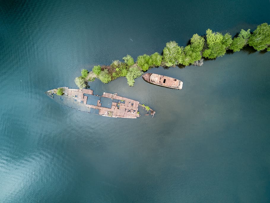 Aerial Photography of Boat and Green Trees on Top of Water, aerial shot, HD wallpaper