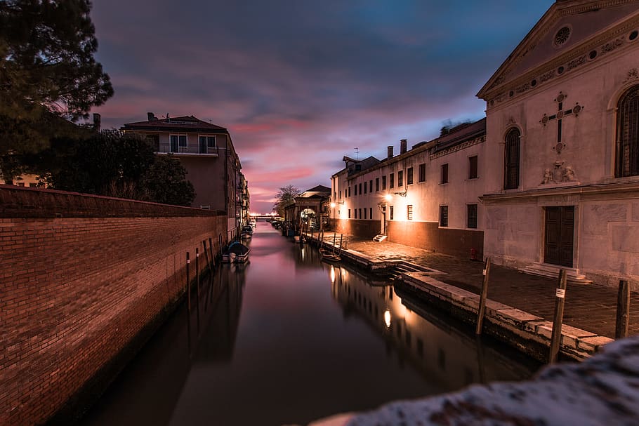 brown painted house, water, outdoors, canal, building, architecture HD wallpaper