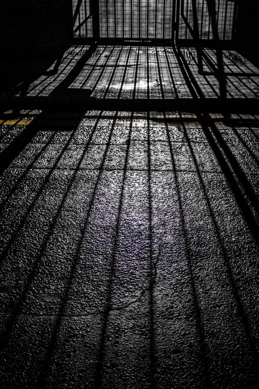 black, white, light, gate, gates, road, floor, shapes, square HD wallpaper