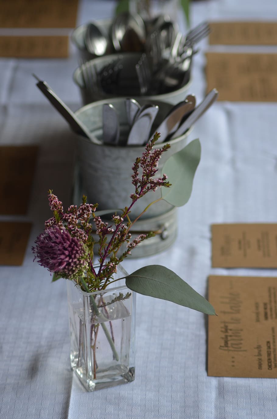 decor, table setting, flower, flowering plant, vase, indoors HD wallpaper