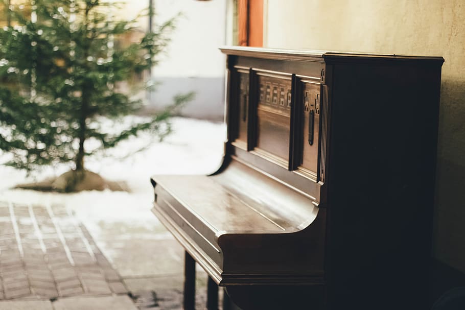 Brown Wooden Upright Piano in Shallow Focus Lens, contemporary HD wallpaper