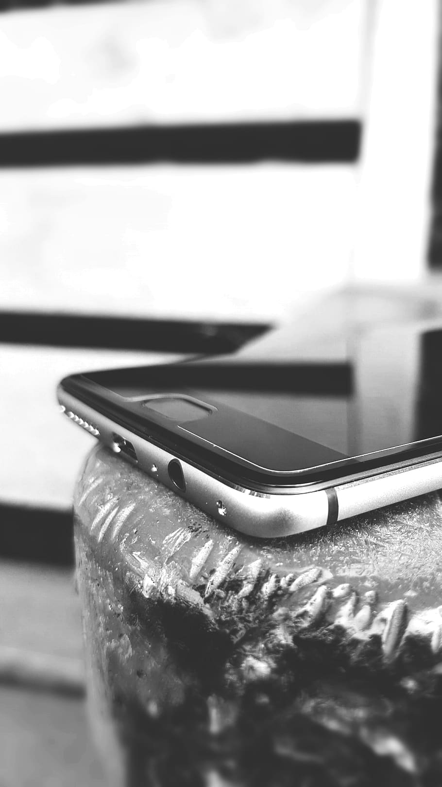 A black iPhone., close-up, communication, wireless technology HD wallpaper