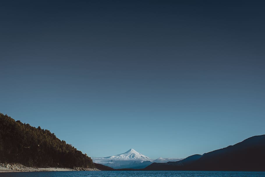 body of water near mountain during daytime, forest, sky, blue HD wallpaper
