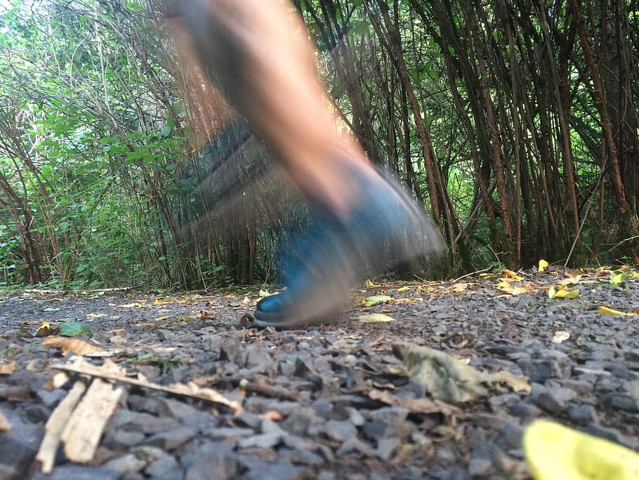 run, runner, running, shoe, running shoes, blurry, trail, trail run HD wallpaper