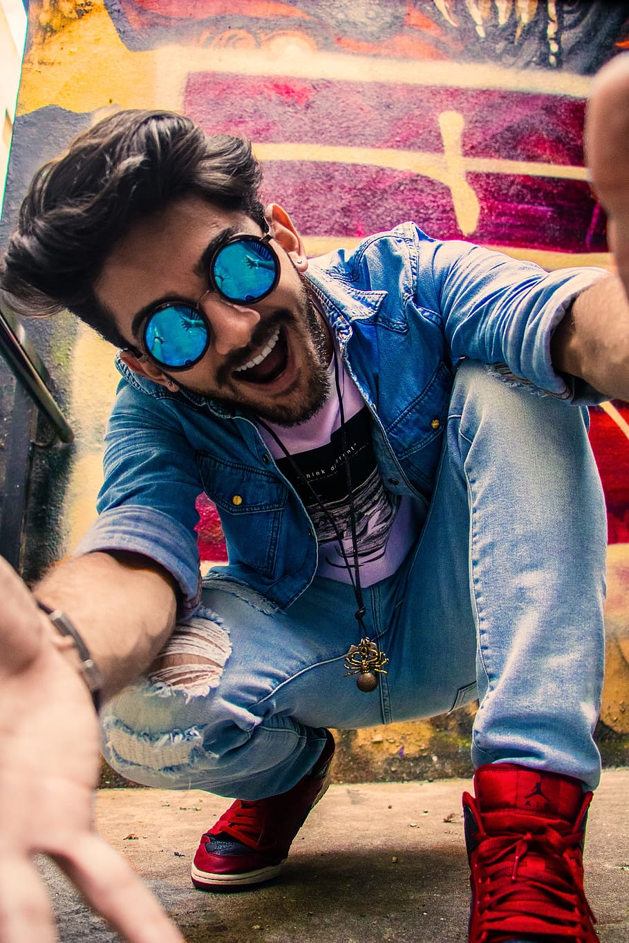 Man Sitting on Floor, blue, boy, daylight, denim, facial expression HD wallpaper