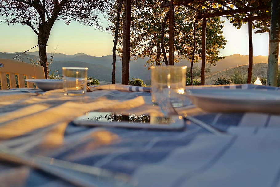 tuscany, italy, table, reflection, sunset, hills, tree, glass HD wallpaper