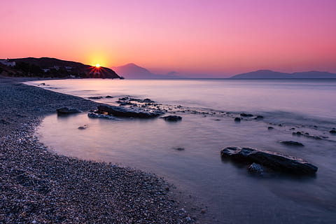body of water during sunset, beach, ocean, shore, coast, sunrise HD wallpaper