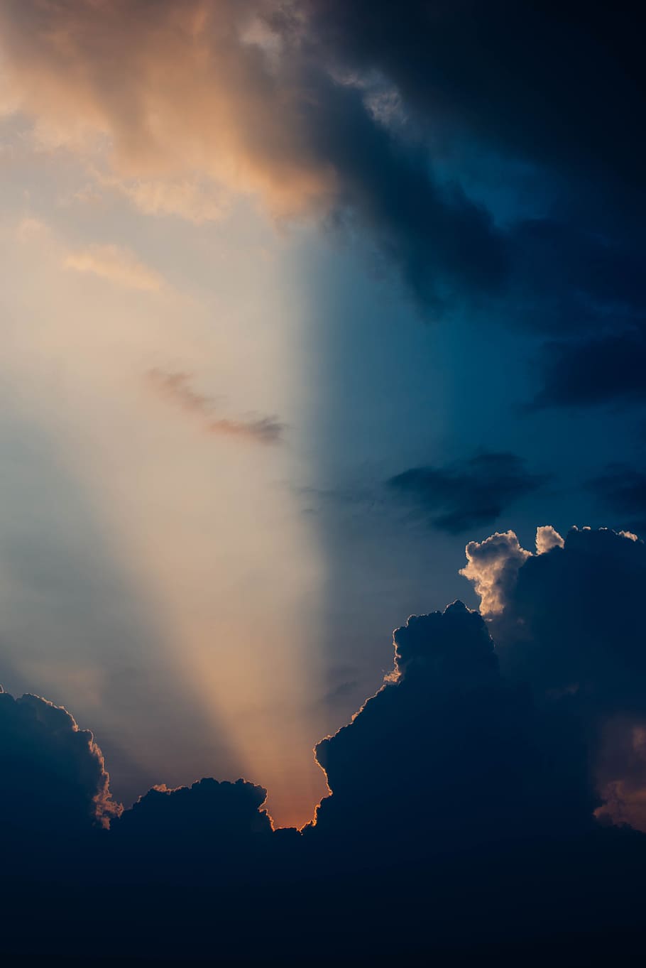 white and blue sky at daytime, sunset, sun ray, sunlight, clouds HD wallpaper