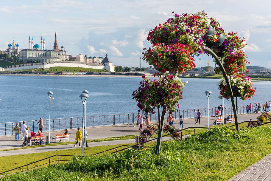 city, kazan, flowers, arch, quay, water, group of people, plant, HD wallpaper