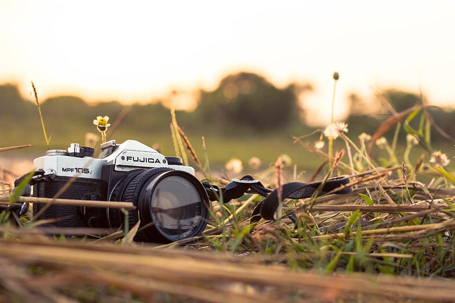 Photo of Black and Grey Fujida Dslr Camera Photo Taken during Daytie HD wallpaper
