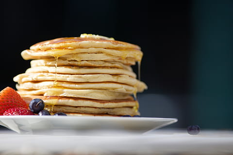 pancakes on palte, food, bread, blueberry, cambridge, united kingdom HD wallpaper