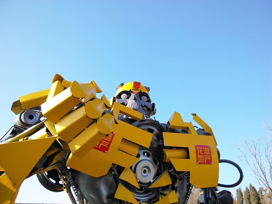 bumblebee, robot, statue, sky, yellow, clear sky, nature, blue HD wallpaper