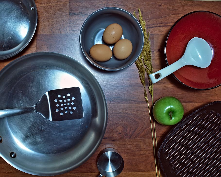 pan, eggs, food, kitchen, dish, cook, spatula, apple, cooking HD wallpaper