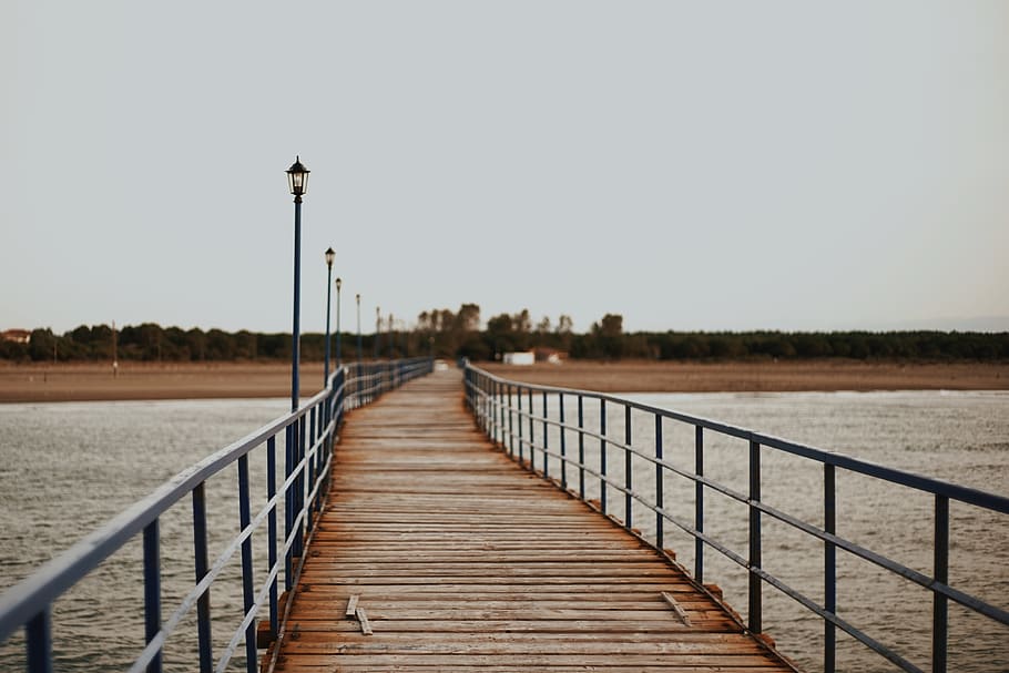 brown bridge with gray steel railings, boardwalk, building, sea, HD wallpaper