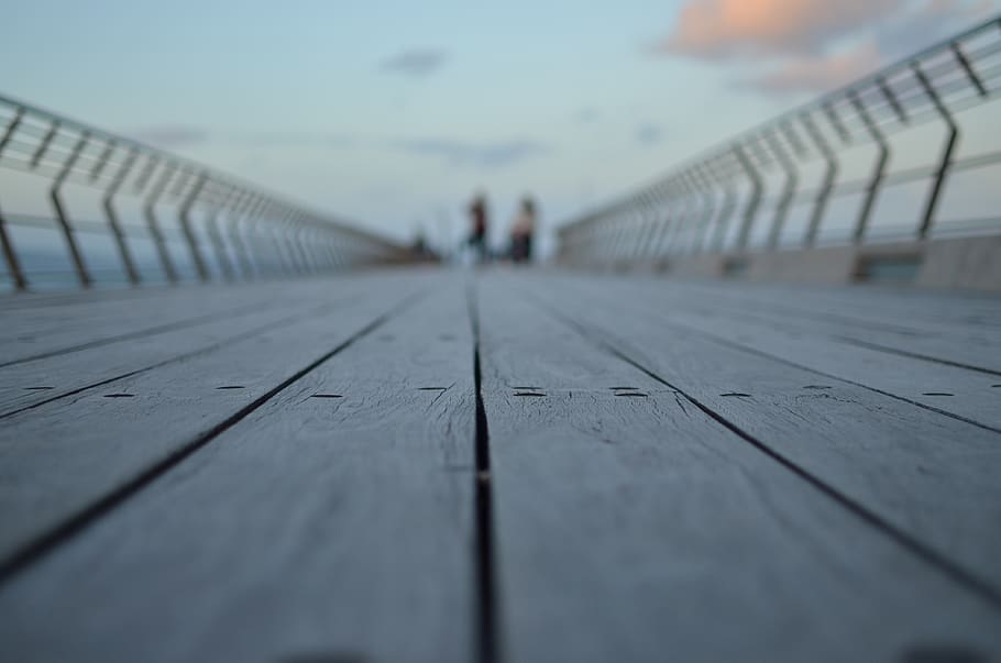 bridge, focus, lines, sky, architecture, direction, surface level HD wallpaper
