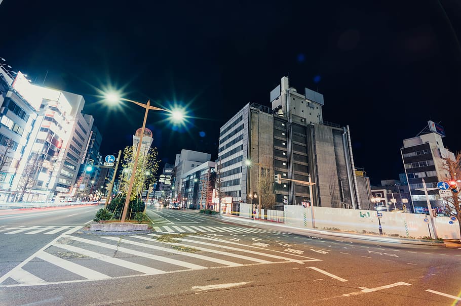 gray concrete building during daytime, road, tarmac, asphalt HD wallpaper