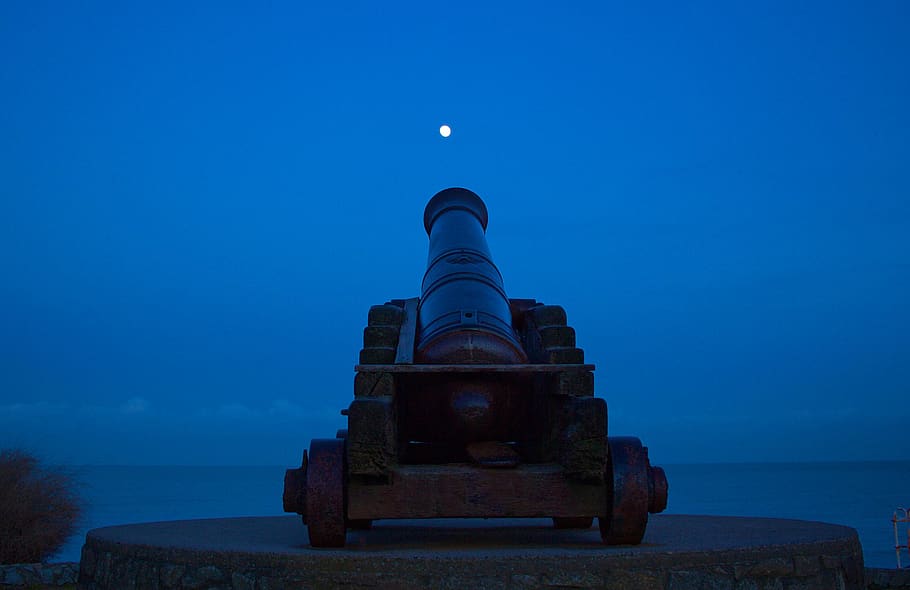 Red Canon, cannon, moon, night, shoot, sky, water, blue, sea HD wallpaper
