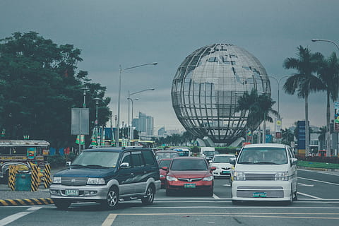 road, city, globe, mall, manila, automobile, traffic, car, philippines HD wallpaper