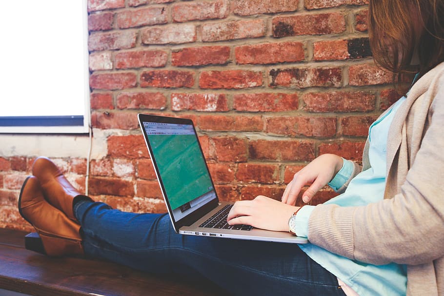 macbook, laptop, computer, technology, girl, woman, people HD wallpaper