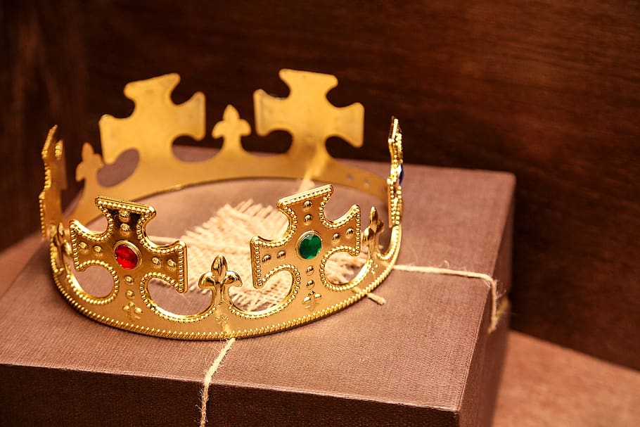 crown, gift, surprise, king, carnival, gifts, celebration, gala HD wallpaper