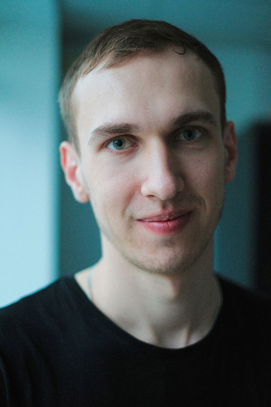 smiling man, portrait, headshot, looking at camera, one person HD wallpaper