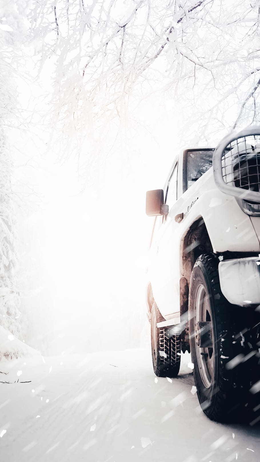 white vehicle, wheel, spoke, alloy wheel, machine, tire, car HD wallpaper