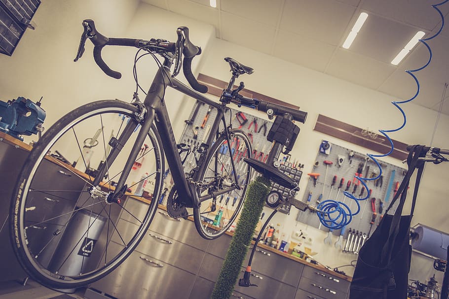 Black Road Bicycle Inside Room, spokes, transportation, mode of transportation HD wallpaper