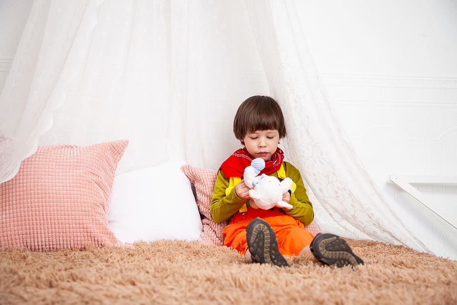 Boy Sitting On Bed, adorable, child, cute, indoors, innocence HD wallpaper