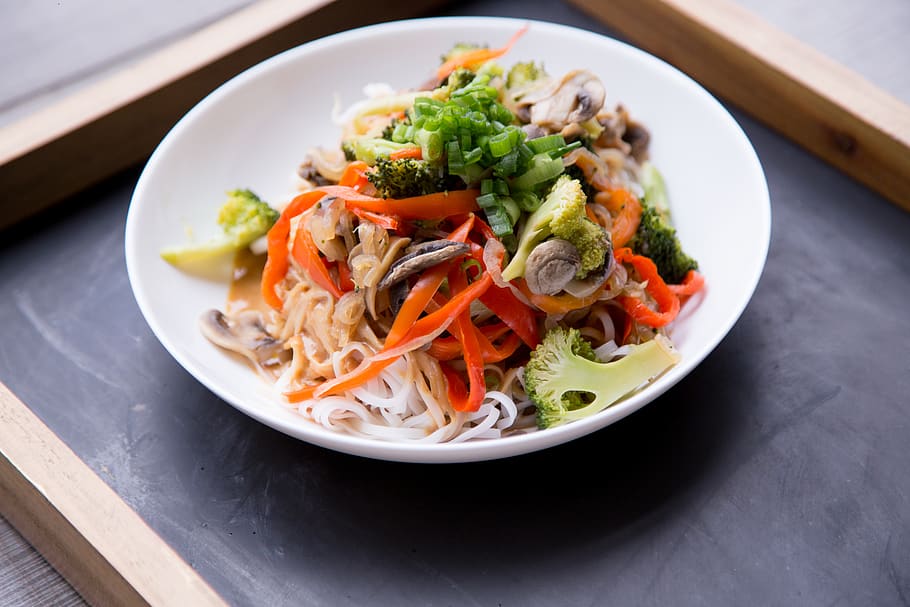 noodle salad, food, carrot, produce, flora, plant, vegetable HD wallpaper