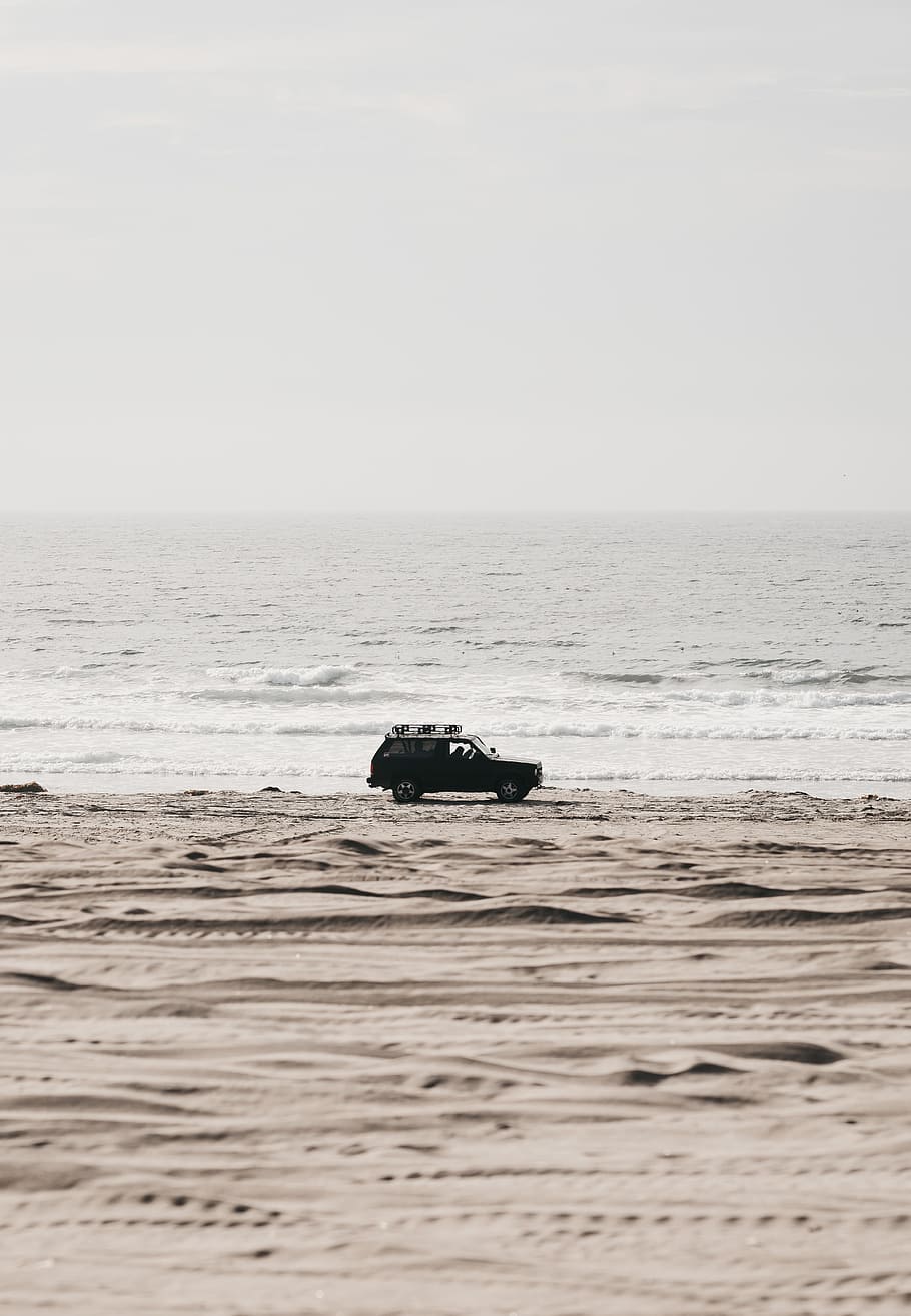 black SUV parked near seashore, beach, ocean, sandy beach, car HD wallpaper
