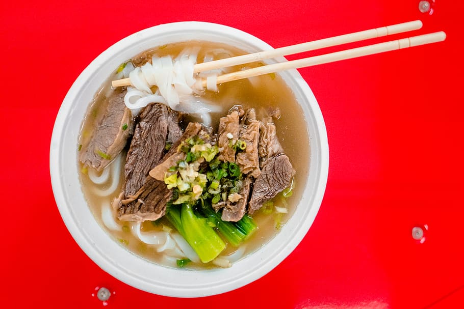 closeup photography of soup with meat, hong kong, food, noodle, HD wallpaper