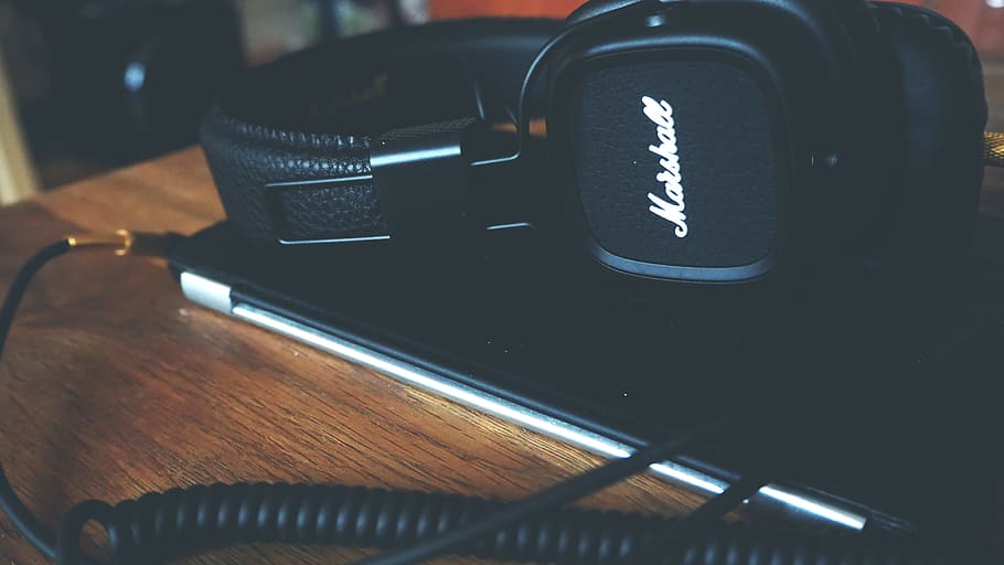marshall, audio, speaker, equipment, work, desk, office, cord HD wallpaper