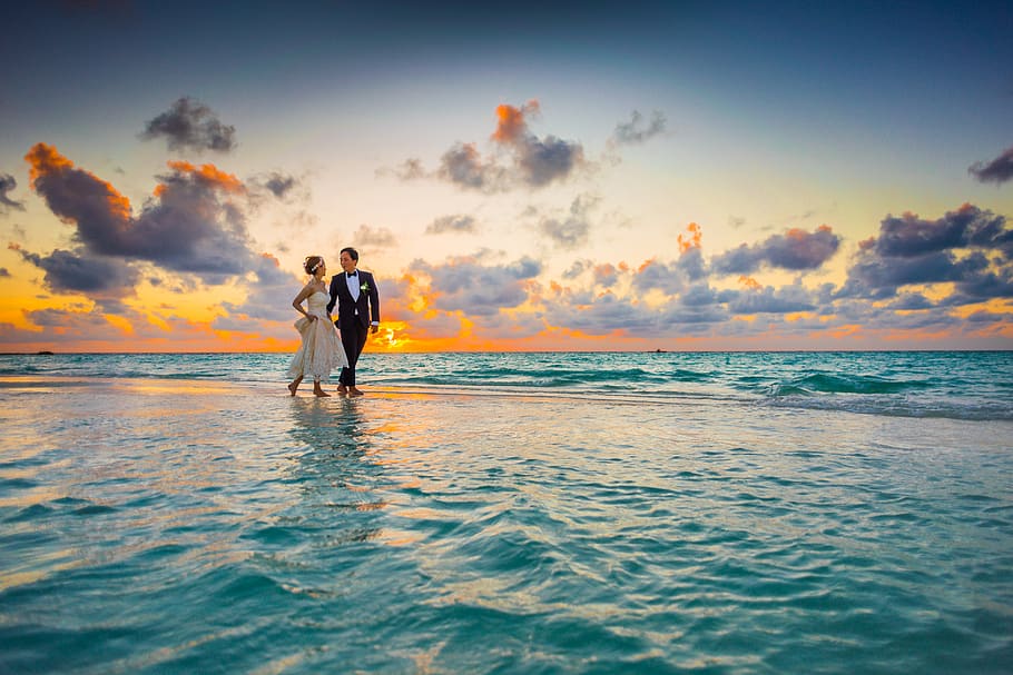 Man and Woman Walking of Body of Water, affair, anniversary, beach, HD wallpaper