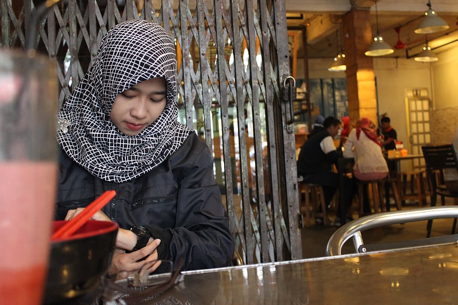 indonesia, malang, jacket, date, lady, beautiful, noodle, dinner