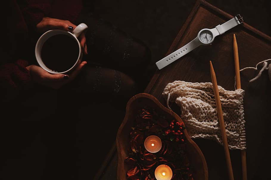 Analog Watch On Top Of Brown Wooden Surface, coffee, cup, drink HD wallpaper