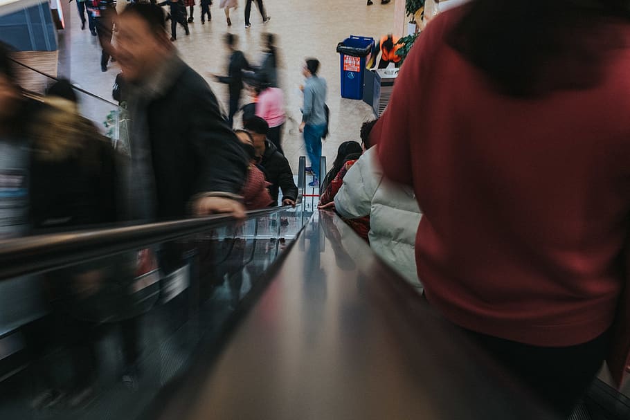 people in escalator inside building, shoppingmall, market, street HD wallpaper